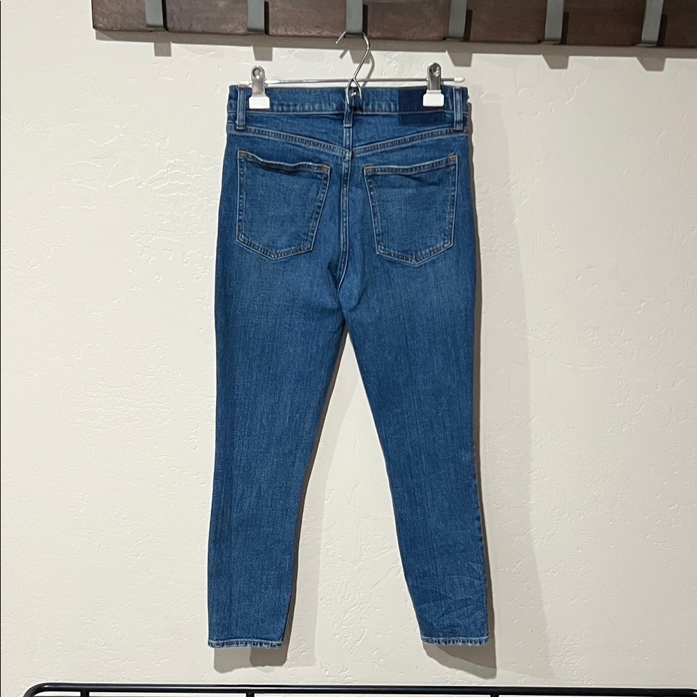 Abercrombie women’s Blue Jeans - Picture 3 of 3